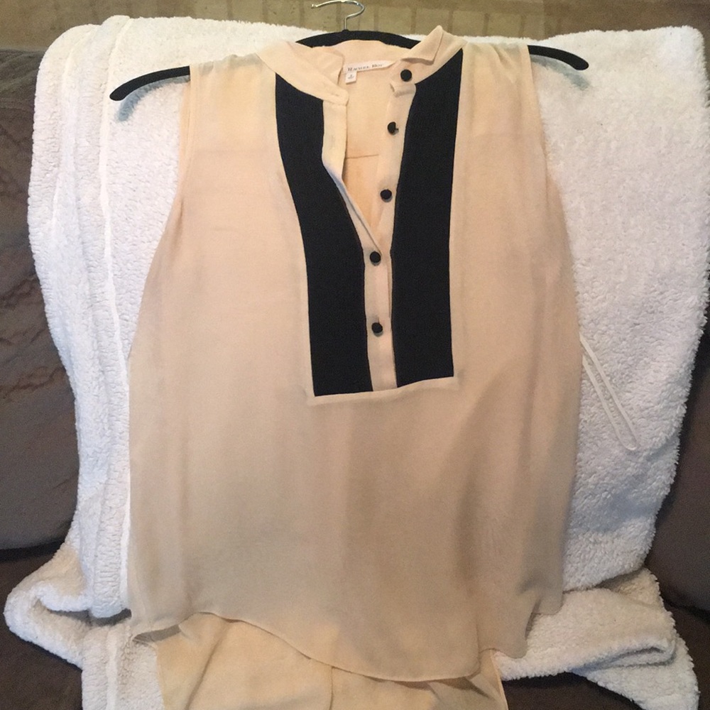 Rachel Roy Cream and black sleeveless blouse
